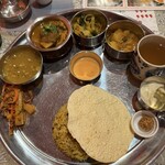 スヴァラヴァ - 料理写真:ダルバードセット