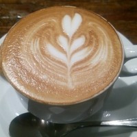 パリアッチョ 丸の内仲通り店 - カフェラテ