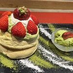 Riz Labo Kitchen - 有機抹茶×苺のパンケーキ　3,300円