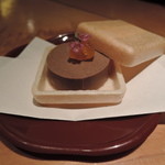 神戸牛レバーの最中