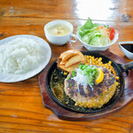 カナダ館 - ハンバーグ和風、ライス、スープ、サラダ、ポン酢ソース