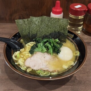 横浜家系 まるに家_0