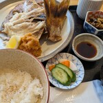 丸新 - 真鯛のカブト焼き定食
