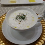 ビストロ ダイア - ほのかに甘い新玉ねぎのスープ