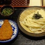 手打十段 うどんバカ一代 - ざるうどん290円+チキンカツ130円　※2015年2月