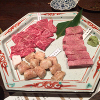 松阪苑 - 霜降り上タン、松阪牛カルビ、トロホルモン