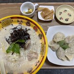 はまちゃんぎょうざ - 料理写真:濃厚鶏白湯ラーメンと水餃子のセット