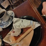 千住宿 珈琲物語 - 桜のバスクチーズケーキ