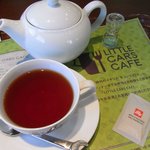 シップス リトルカーズ カフェ - 紅茶は砂時計の砂が全部落ちたら飲み頃。