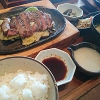 ダイナミックキッチン＆バー 響  新宿サザンタワー店 - 牛ステーキとろろ膳