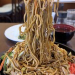 カラカス - シンプルイズベストな焼きそば