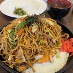 カラカス - 焼きそば定食   麺大盛り