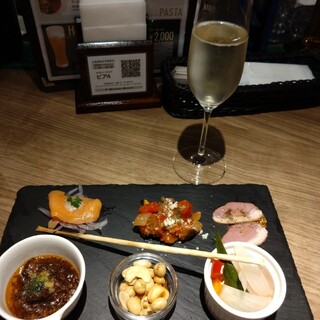 カンパーニュ クチーナ&バール_0