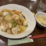 친탄탄 카이힌 마쿠하리 에키마에점 - 五目焼きそば