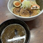 百年の時を越えて - 料理写真:魚介醤油つけ麺、名古屋コーチン味玉入り
麺半玉追加