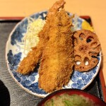 浅草 ときわ食堂 - エビは少しスリム