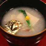 Sakurada - お椀　（蛤と胡麻豆腐の吹雪（蕪）仕立て）　(2015/01)