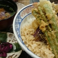 割烹 天ぷら 三太郎 - 海老野菜天丼