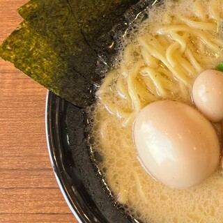 横浜家系ラーメン春吉家_0