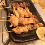 本通 地鶏 居酒屋 作 - 