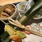 日本料理こまつ - アワビ　子持ち昆布　サヨリ　棒寿司　京人参　そら豆の天ぷら　帆立