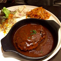 ビストロあじと - 煮込みハンバーグ¥880