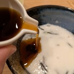 そば切り やぶ - そばつゆを垂らす