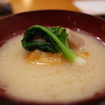 銀座おかもと - 海老芋と甘鯛のおかき揚げを蒸したもの 白味噌仕立て 2015.2.x