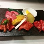Yakiniku Tsuruhashi - ２切ないし３切の焼肉