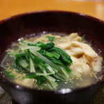 銀座おかもと - 間人蟹の出汁スープ 水菜 湯葉 蕪をきしめんに見立てて 2015.2.x