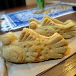むっちゃん万十 - 手前がハムエッグ｡