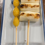 立ち飲み処 おおの屋 - ねぎ(121円)、ぎんなん(154円)の塩、メンチカツ(176円)