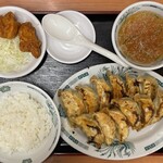 日高屋 - 料理写真:2026.03.18 (水) W餃子定食+2個唐揚(ご飯小盛) 800円(税込)