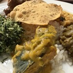CEYLON TEA STYLE & CURRY - 