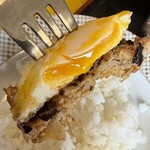 レストランイート - ハンバーグと目玉焼きを一緒に…