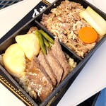 淡路屋 - 料理写真:神戸のすきやきとステーキ弁当