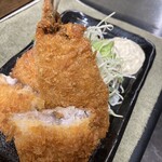 焼酎居酒屋 カミナリ酒場 - ジャンボアジフライ