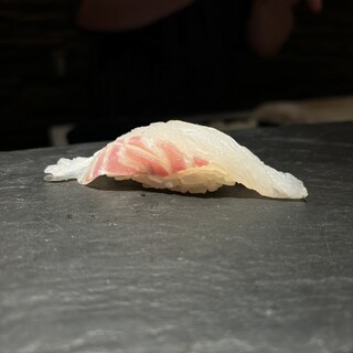 明石の海の恩恵と旬食材のめぐり逢いをコース仕立てで楽しむ