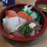 ん寿司 - 三色丼(ランチ）500円
