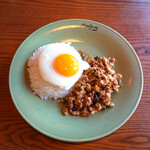 モンスーンカフェ - 鶏肉のガパオ