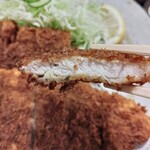 手作りとんかつの店 ポプラ - 料理写真:カツのお肉はほどよい厚さで衣サクサク