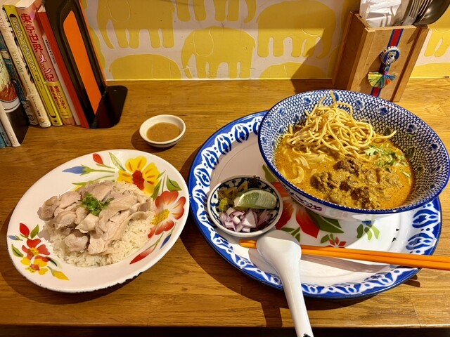 Asian Kitchen Cafe Momofuku, Osaka, Japan