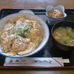 お食事処 廣瀬 - カツ丼 710円