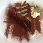 森のレストラン ラッキーガーデン - ゴボウのチョコケーキ