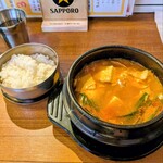 韓国屋台酒場 韓兵衛 - スンドゥブとご飯半分