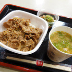 すき家 - 2013年9月　おろしポン酢牛丼大盛480円＋とん汁120円