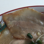 長崎楼 - 2015年2月11日  チャーシューの端っこ。周辺は茶色になっていました。味付けのせいでしょうか。