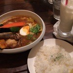 ケラン - ぱりぱりチキンのスープカレー＆ラッシー