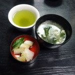 うなぎ赤垣 - うな重につく味噌汁とお新香