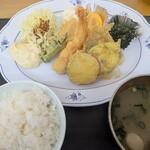 ごはん MUBE - 料理写真:ミックスフライ定食500円